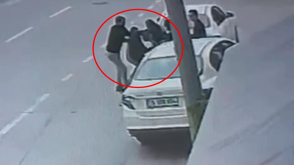 Drift attı, polise saldırdı, silahını almaya çalıştı!