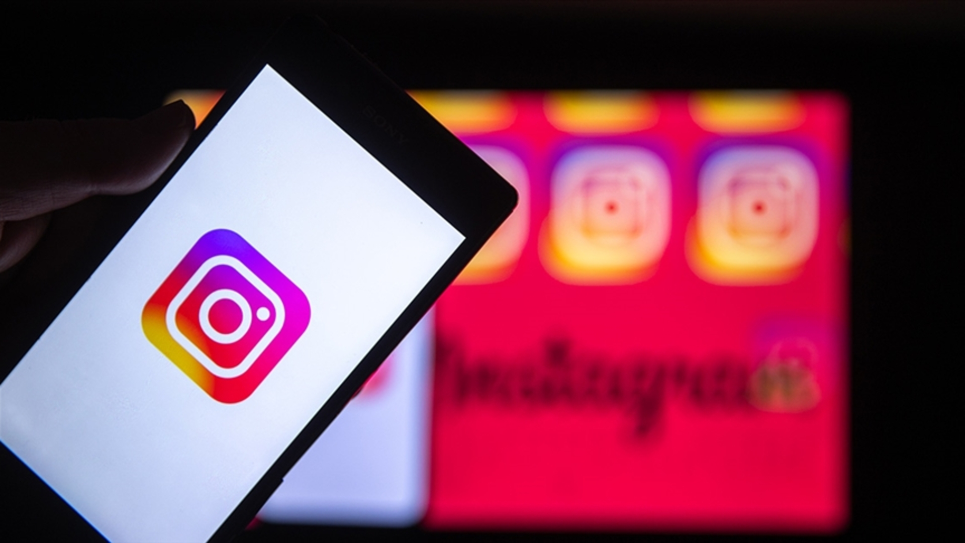 Instagram'ın Karanlık Yüzü: Beden Algısı Bozuk Gençlere Riskli İçerik Dayatıyor!