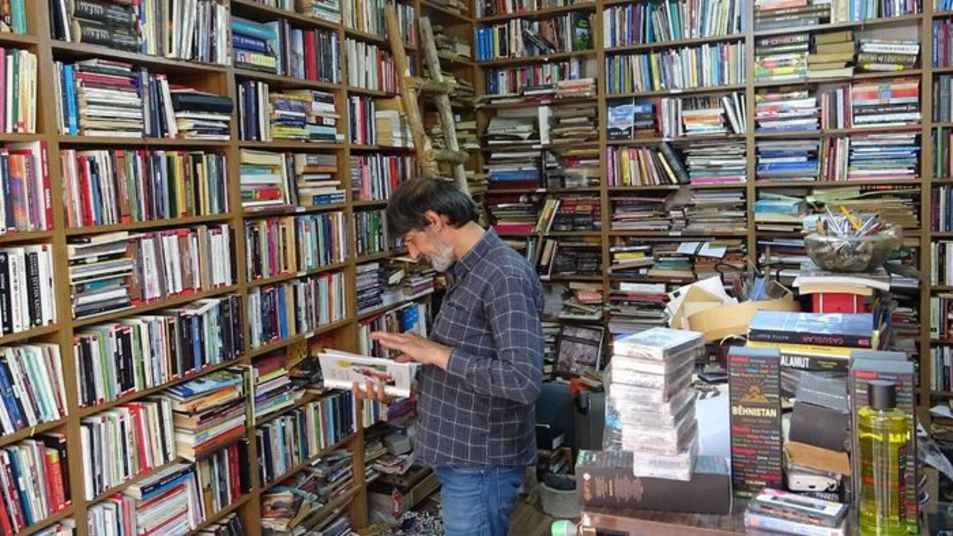 Sahaflara nefes aldıran karar: 1928 öncesi kitapların “tescil zorunluluğu” iptal!