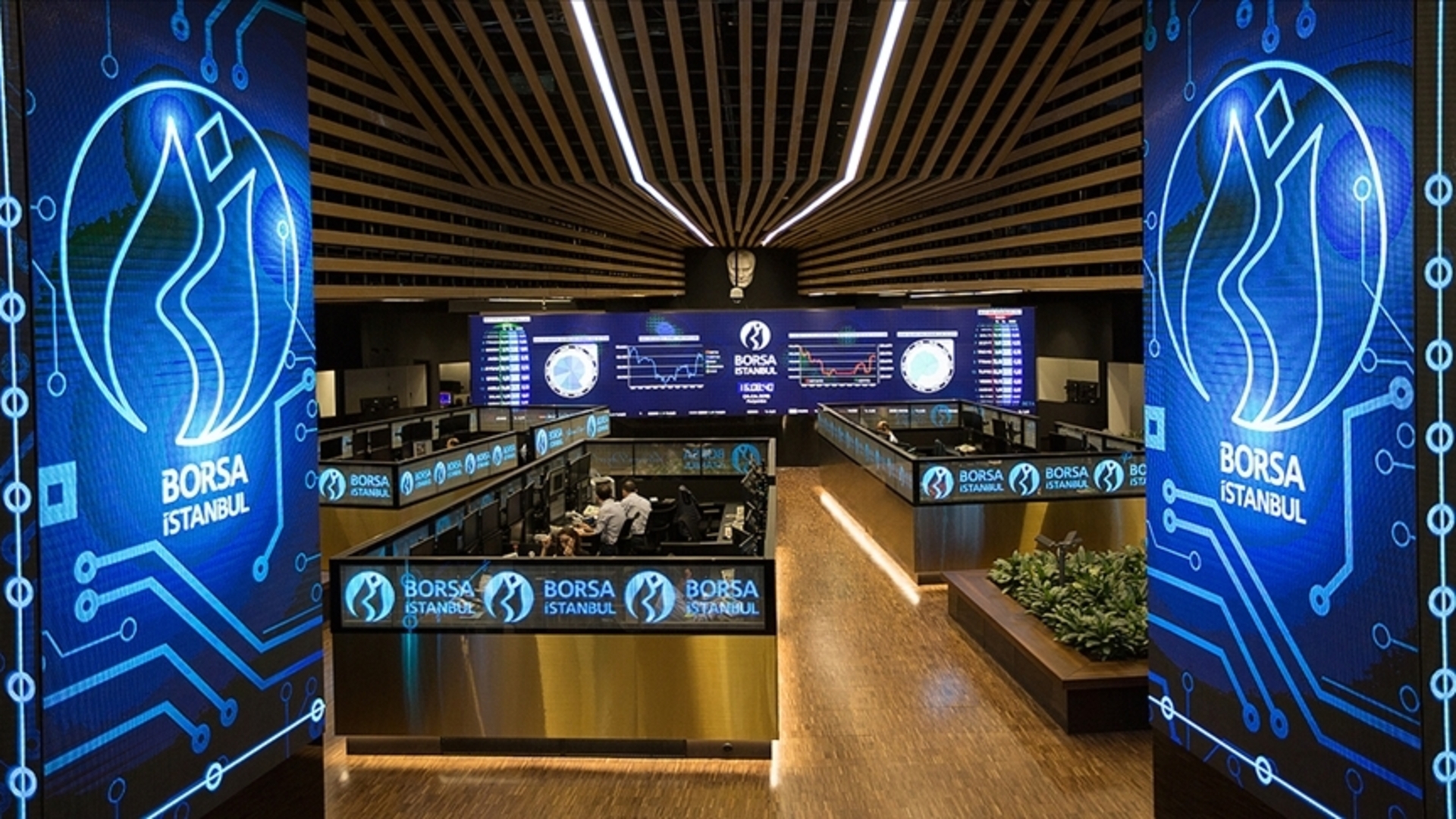 Borsa İstanbul'da Fırtına Gibi Gün: Endeks Yüzde 1.45 Tırmanışla Rekor Kırdı!