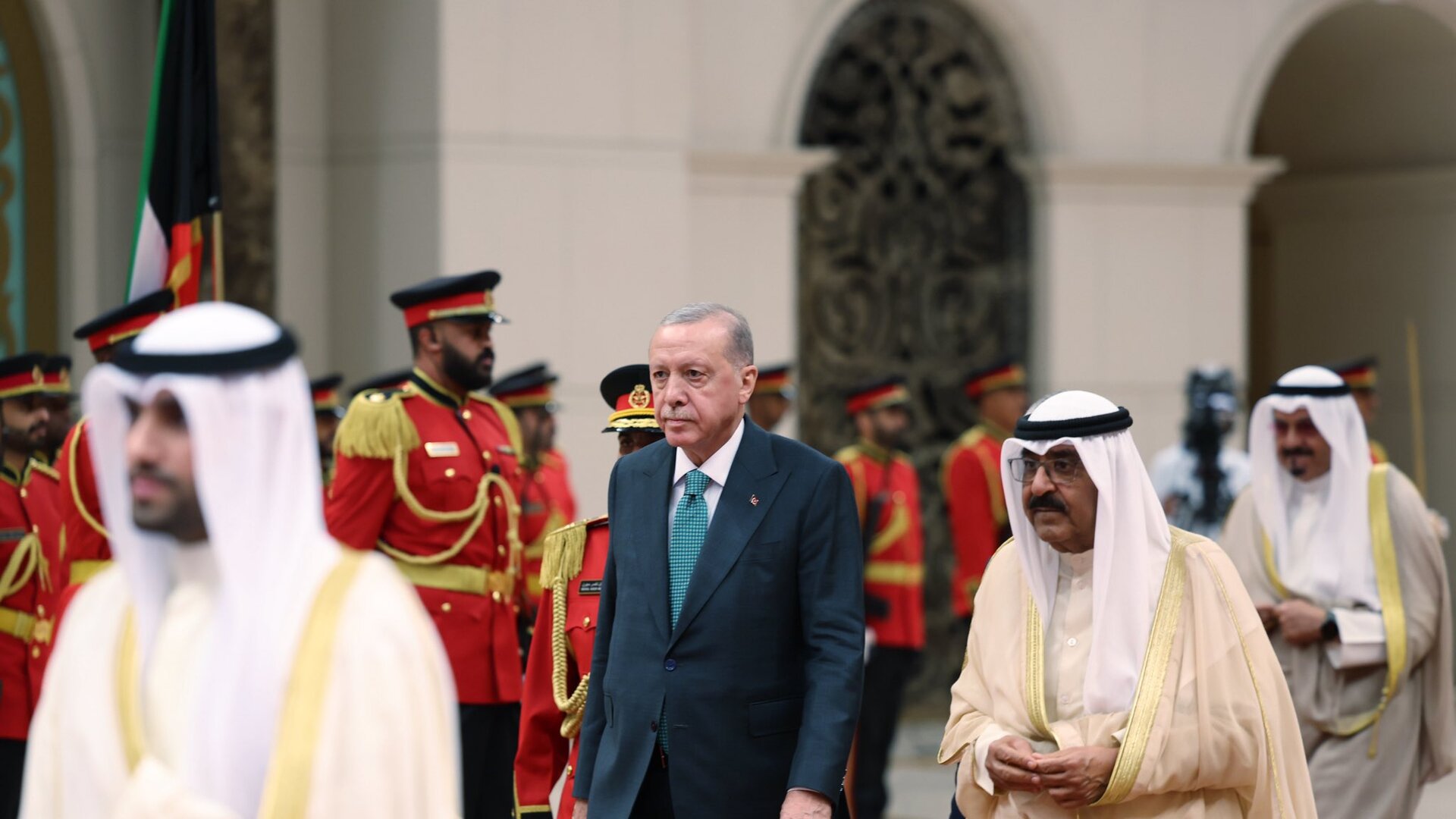 Cumhurbaşkanı Erdoğan'dan Kuveyt'e Kritik Ziyaret: İkili İlişkiler Masaya Yatırıldı!