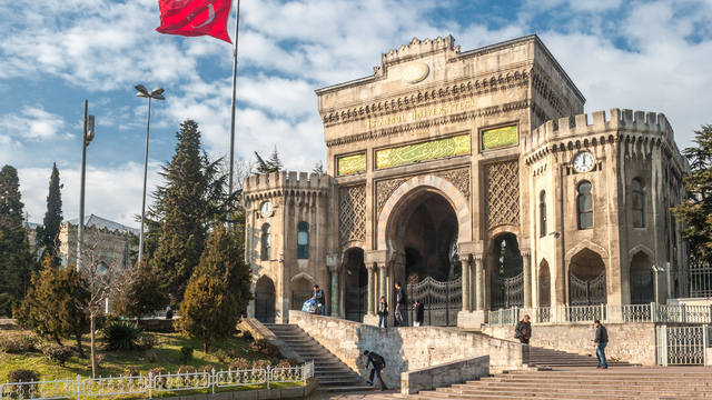 Lisans eğitimi 3 yıla iniyor