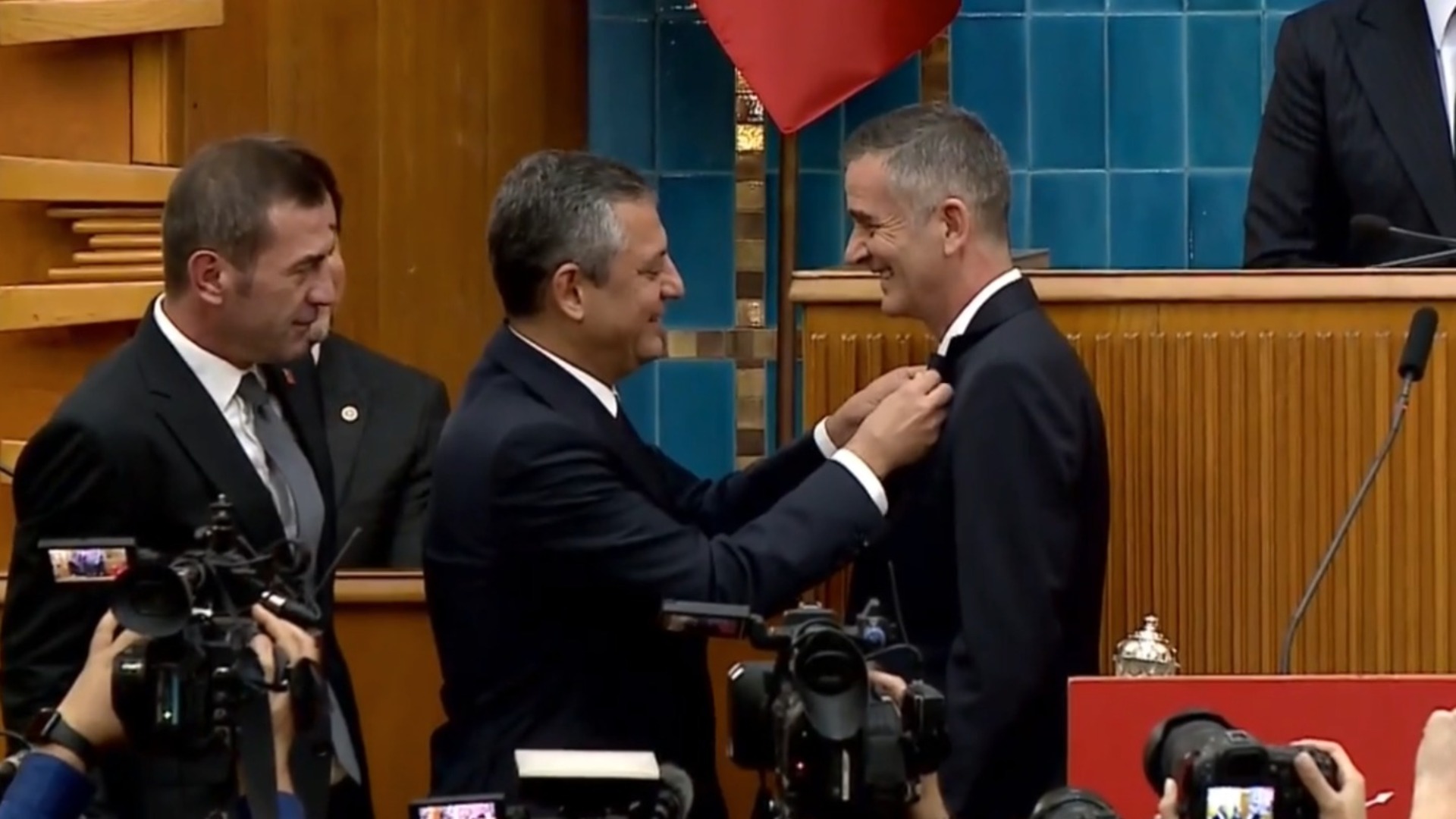 CHP Lideri Özgür Özel'den Siyaset Arenasına Bomba Açıklamalar: 'Sandıkta Hesap Soracağız'
