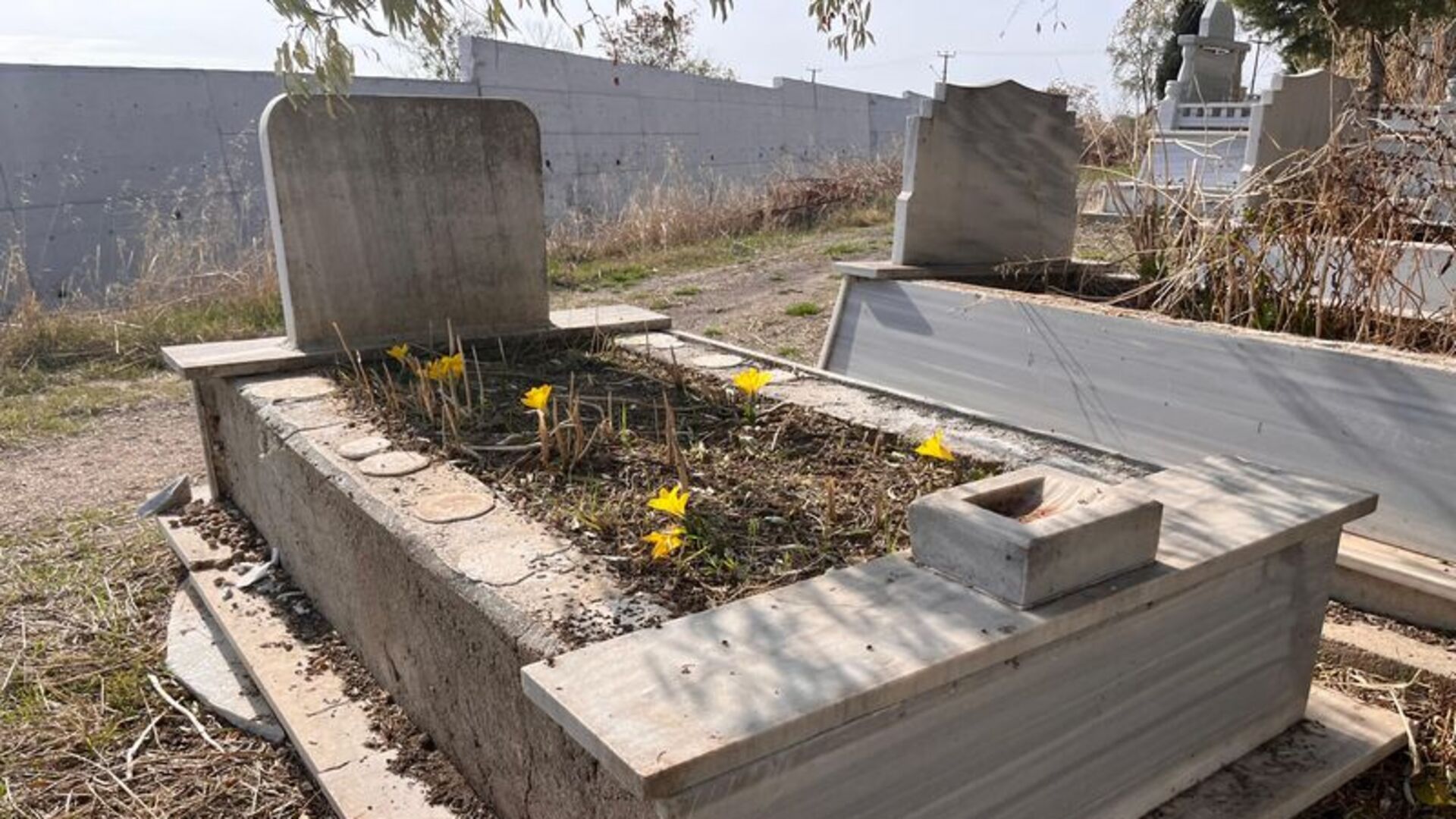 Tekirdağ'da mezarlıktan çaldığı mermerleri evinde kullandığı öne sürülen şüpheli yakalandı