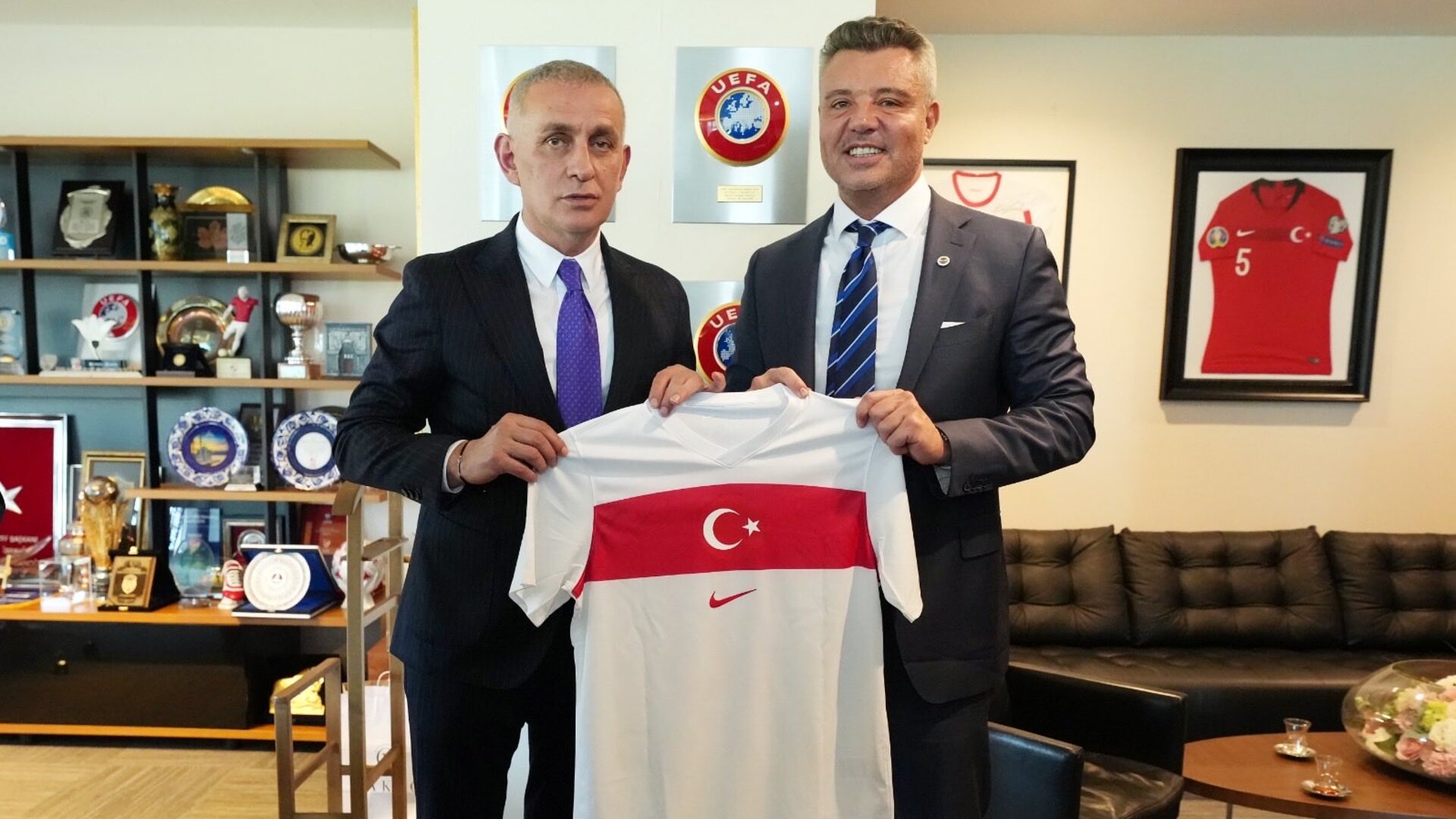 Fenerbahçe Başkanı Saran'dan TFF'ye Sürpriz Ziyaret! Görüşmede Neler Konuşuldu?