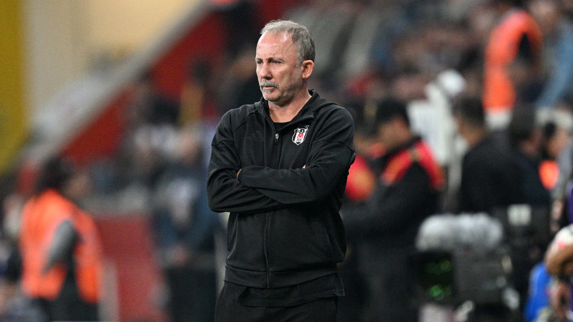 Beşiktaş'ta Bomba Gelişme! Teknik Direktörün Kaderi Taraftarın Elinde
