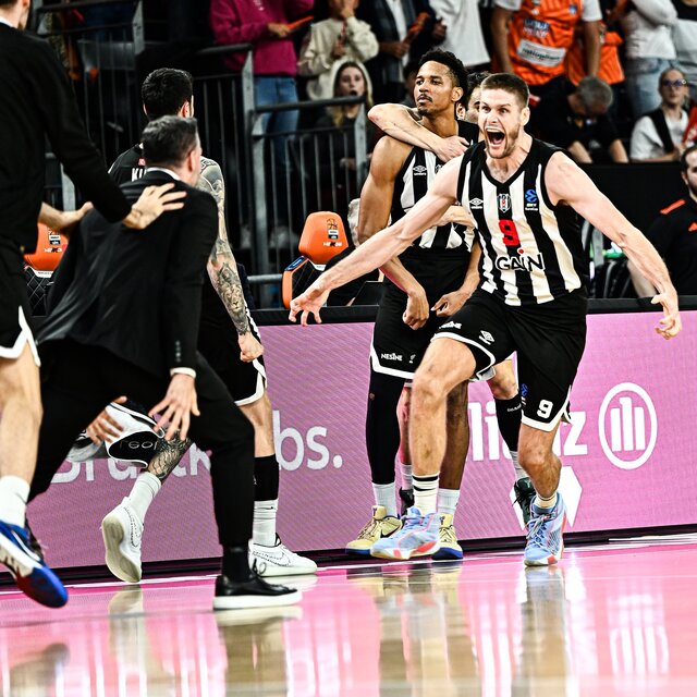 Beşiktaş son saniye üçlüğüyle kazandı!