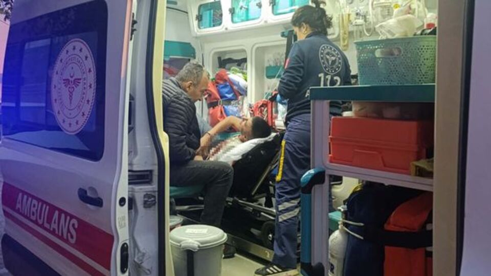 Dayı ile yeğeni bıçakları çekti! Kanlı düello!