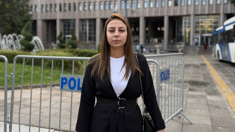 Arkadaşına banka kartını verdi, başına gelmeyen kalmadı!