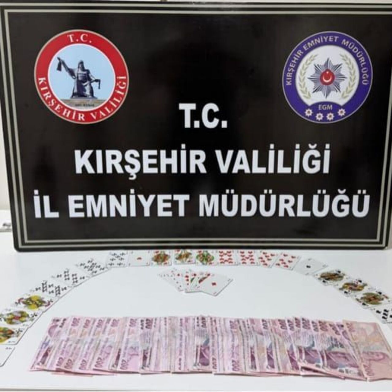 Kırşehir'de kumar oynayanlara para cezası