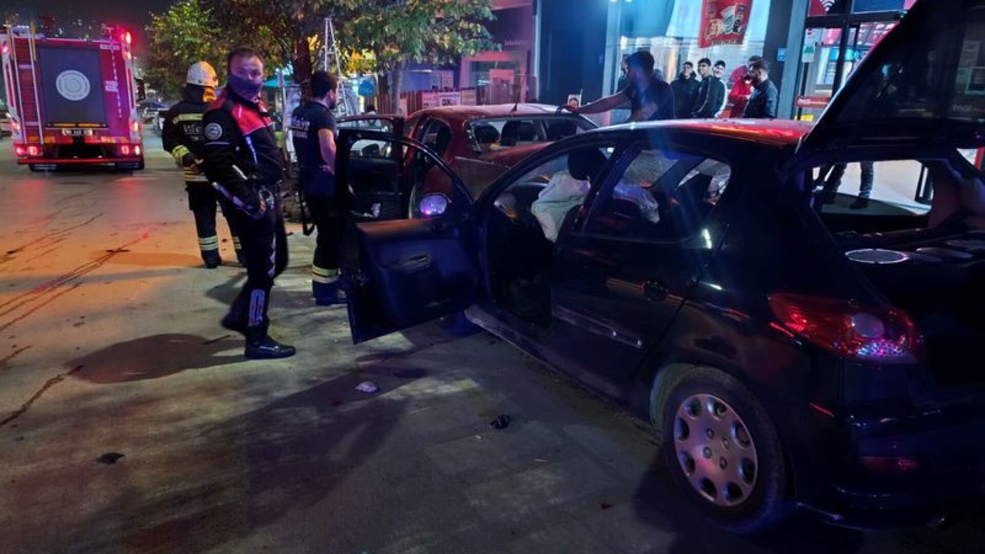 Tekirdağ'da Zincirleme Kaza: 3 Yaralı, Trafik Felç Oldu!