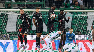 Erteleme maçlarında savunmada bir başka!