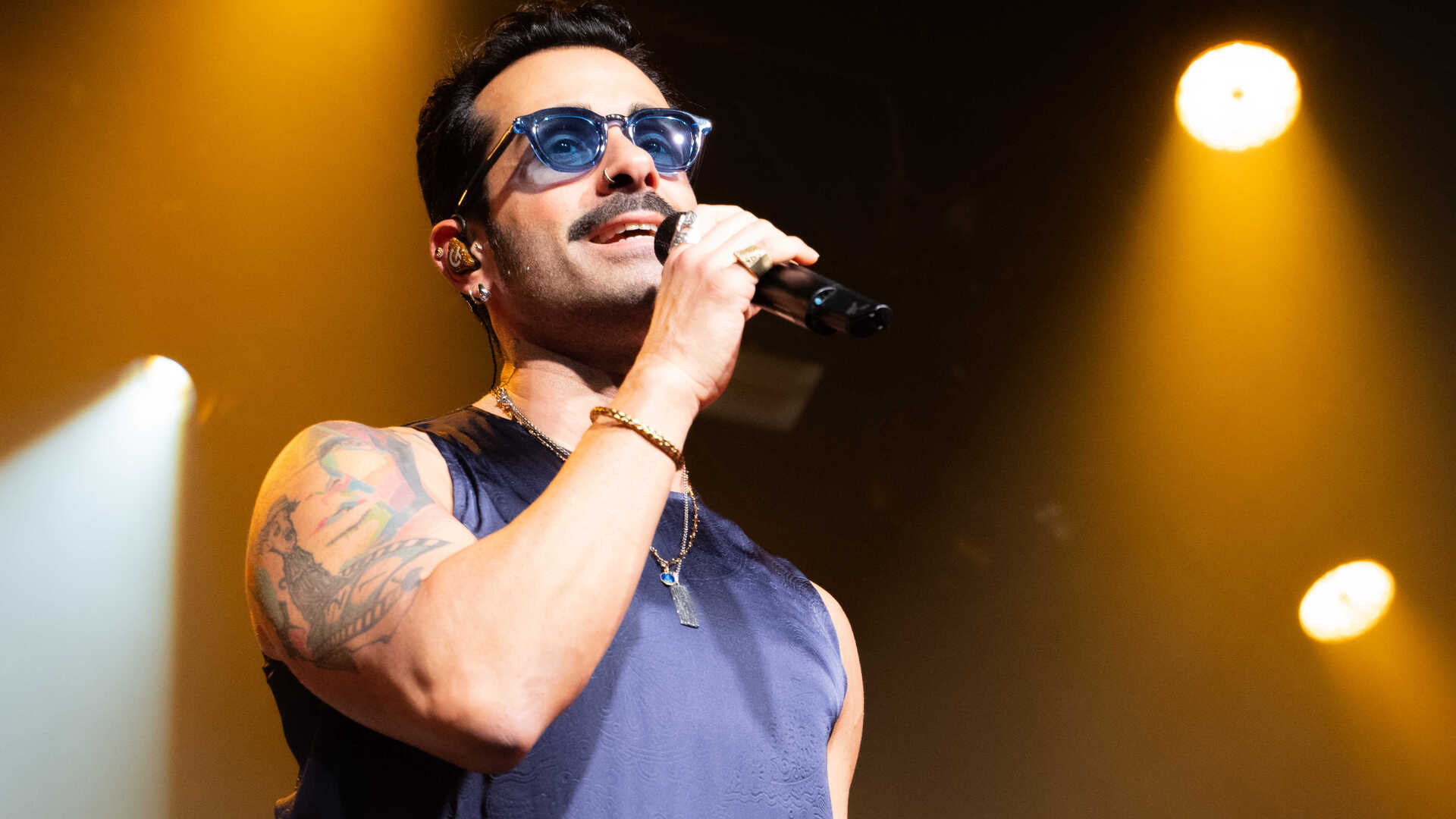 Gökhan Türkmen'den Avrupa'da Fırtına Gibi Esen Muhteşem Konserler! Hayranları Coşturan Unutulmaz Anlar