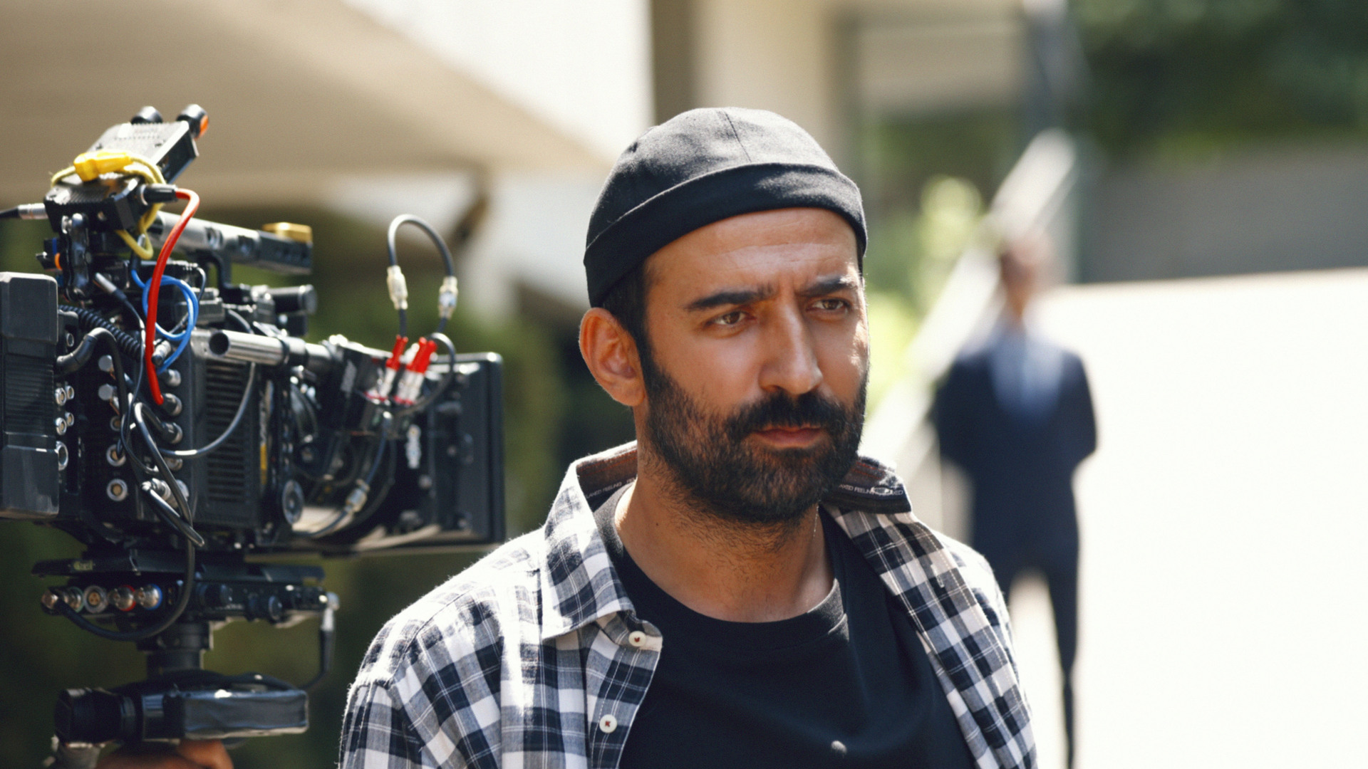 Ferit Kaya'nın Afro Saçları Beyazperdede Fırtına Estiriyor! Uykucu'nun İkonik Görünümü Herkesi Büyülüyor