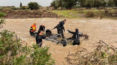 Foça'daki selde 1 kişi aranıyor!