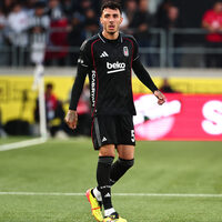 Emirhan Topçu duvar oldu!