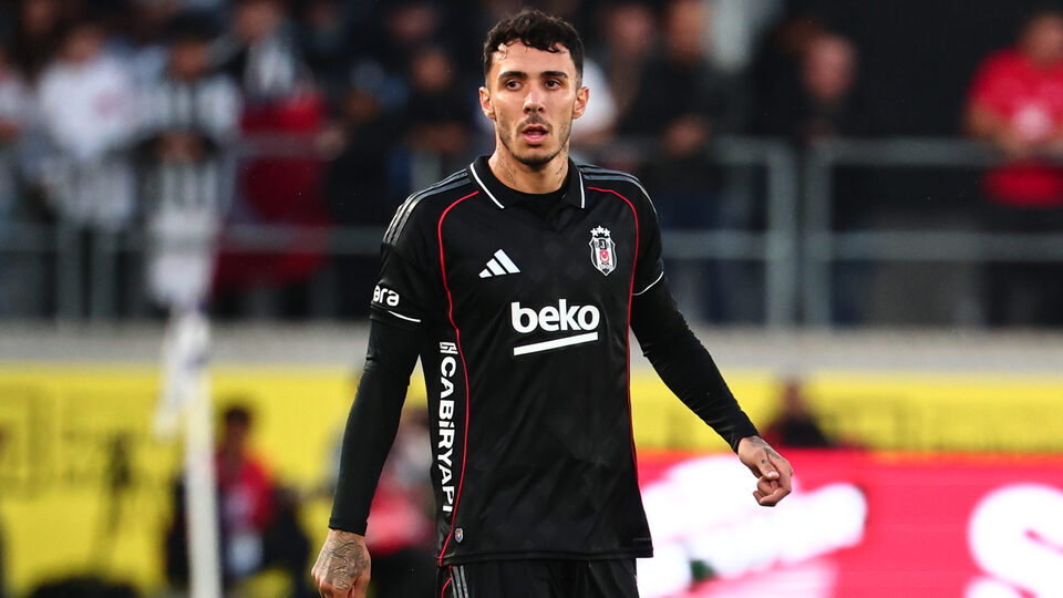 Emirhan Topçu duvar oldu!