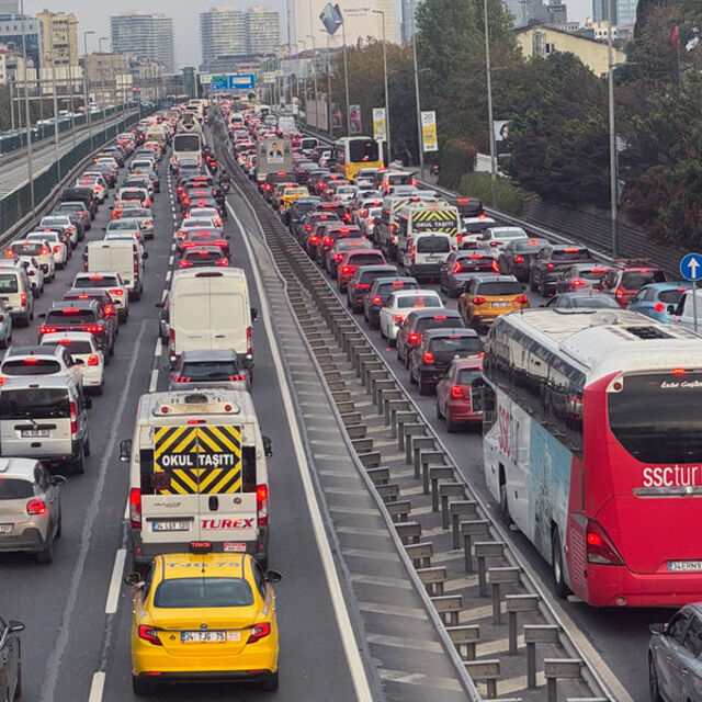 İstanbul'da trafik felç!