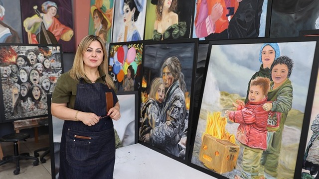 Esengül öğretmen resimleriyle savaş ve göç mağduru kadınların sesi oluyor
