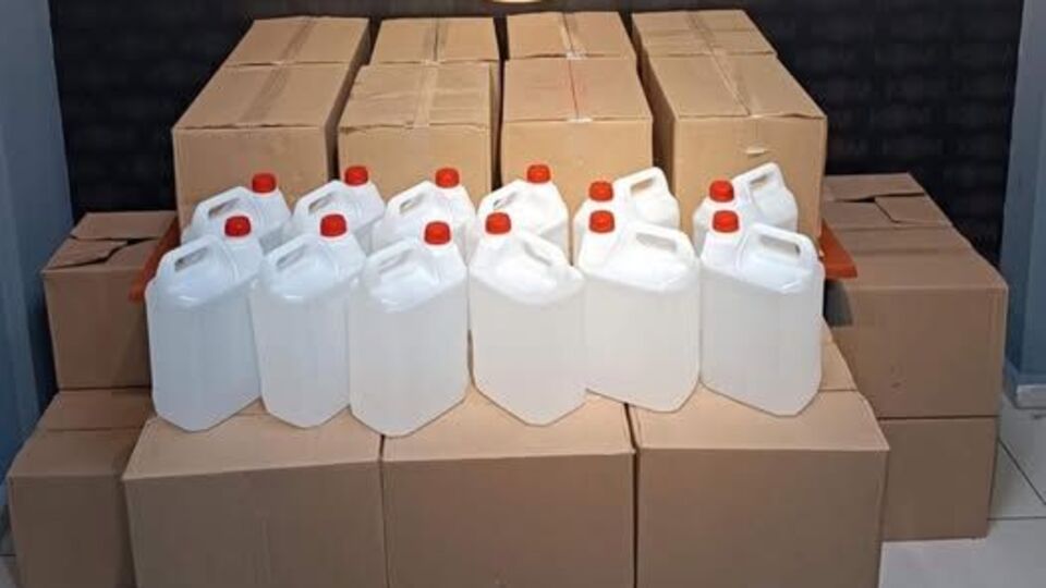 Akhisar'da etil alkol ele geçirildi