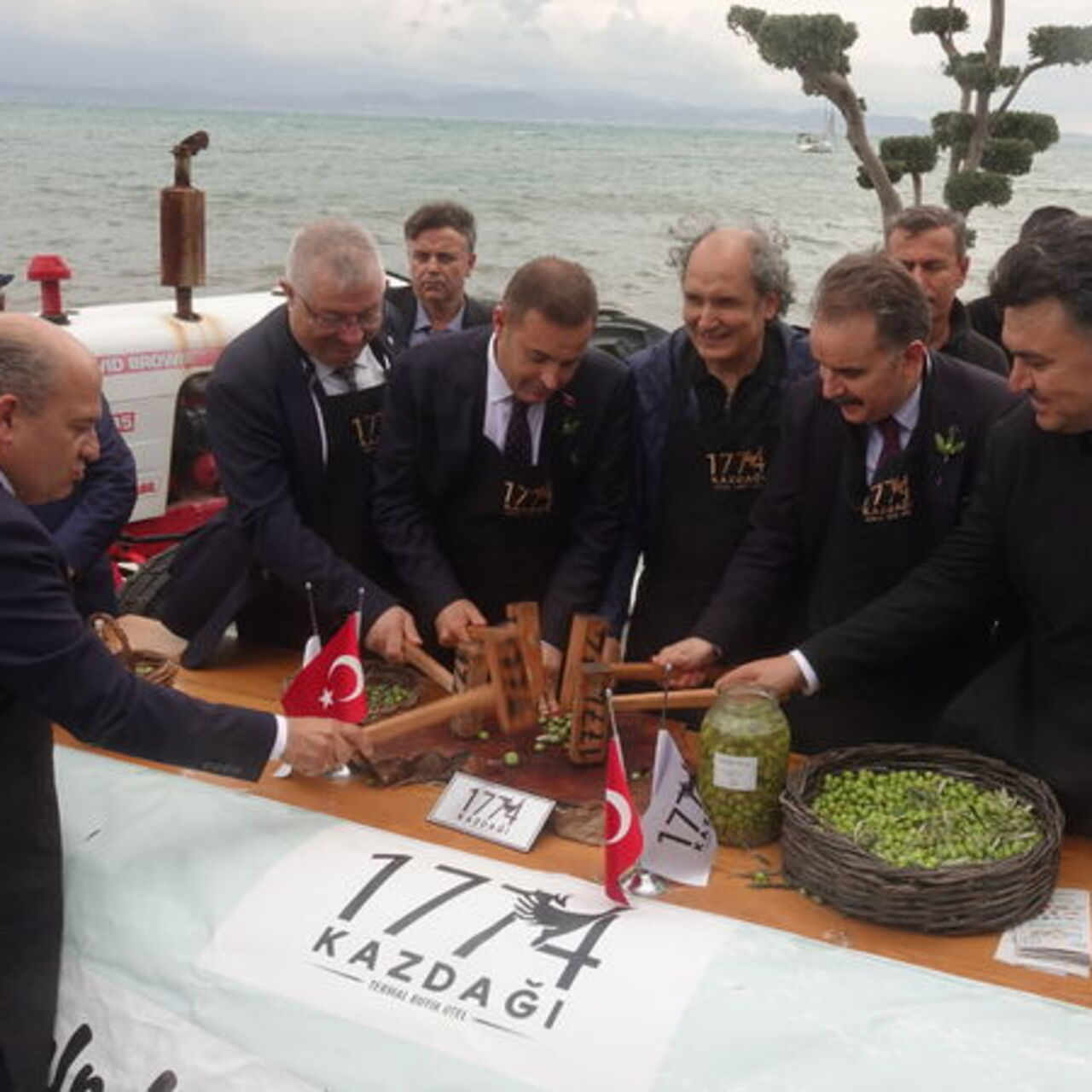 Edremit Zeytinyağı Tadım Festivali başladı