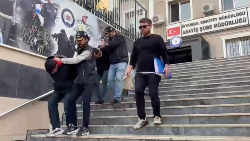 Dikkat! "Polisiz, savcıyız" deyip karı koca çiftin 23 milyon TL'sini aldılar!