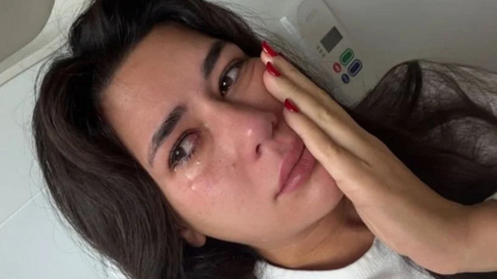 Şebnem Schaefer'in Kızı Sibil Çetinkaya'dan Şaşırtan Açıklama: 'Bu Virüsün Ne Olduğunu Çözemedik!'