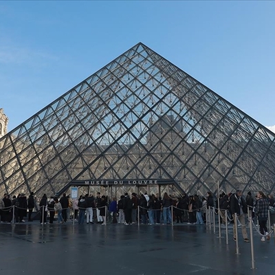 Louvre Müzesi'ndeki bazı eserler merkez bankasına taşındı