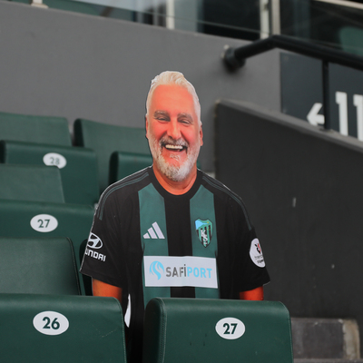 Kocaelispor, Gri Koray'ı unutmadı!