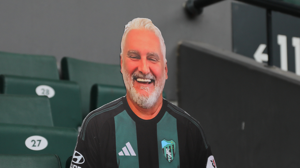 Kocaelispor, Gri Koray'ı unutmadı!