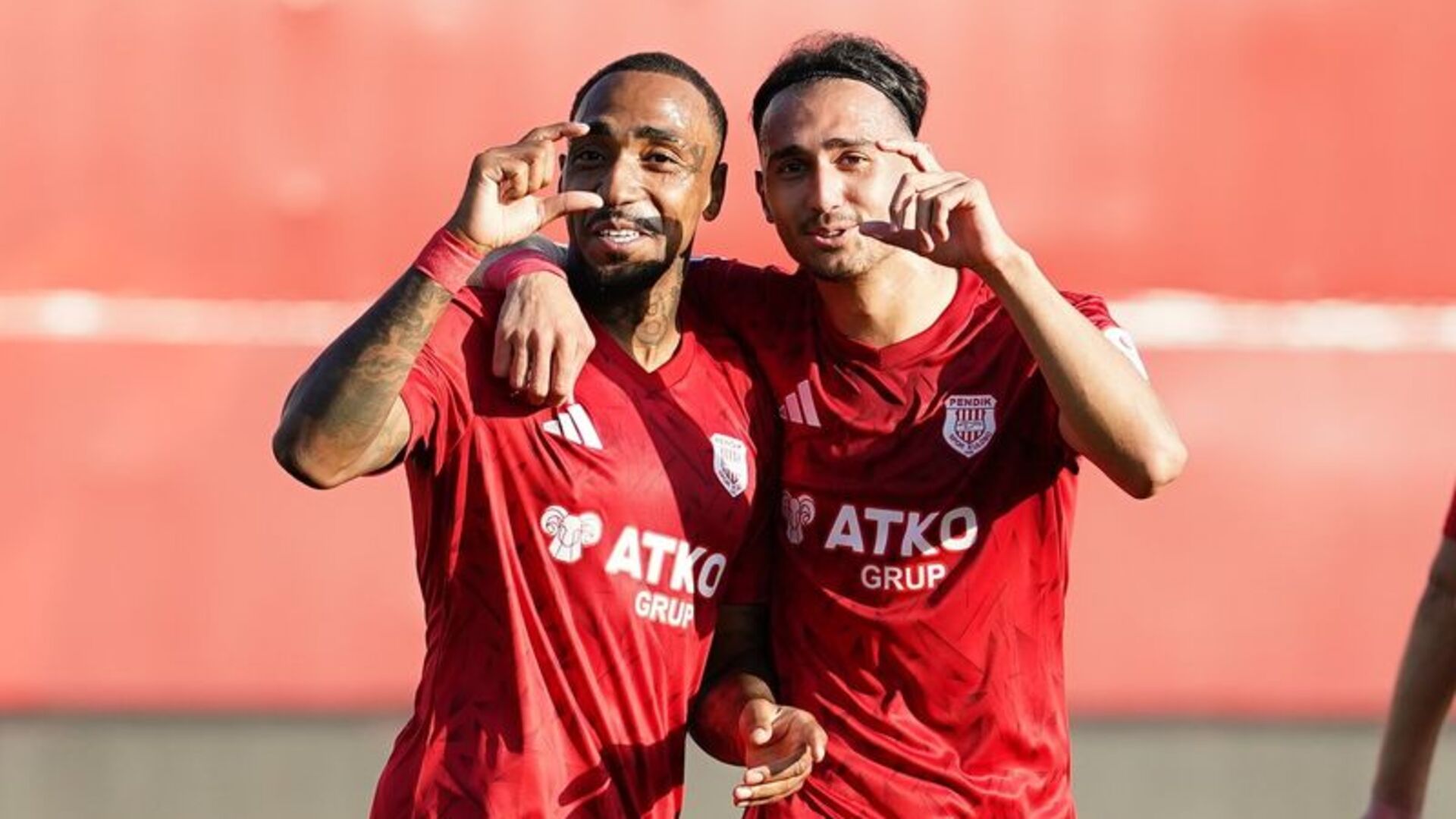Pendikspor, Serik Belediyespor'u 4-0 Mağlup Etti: Süper Lig Rüyasına Doğru Emîn Adımlarla!