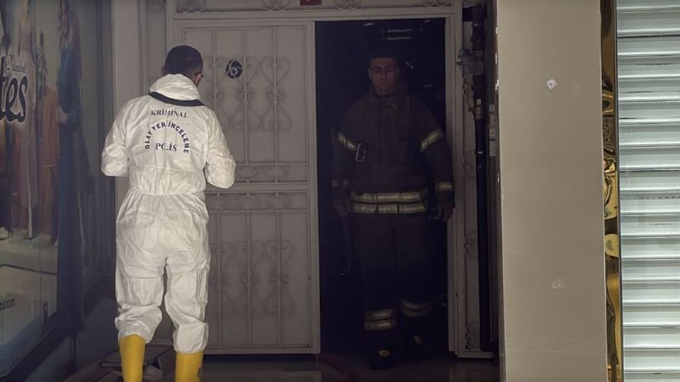 İstanbul'da ev yangını! Can kaybı var!