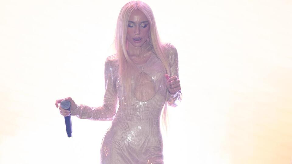 Kıbrıs'ta sahneye çıktı