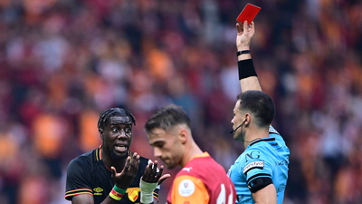 G.Saray-Göztepe maçında kırmızı kart!
