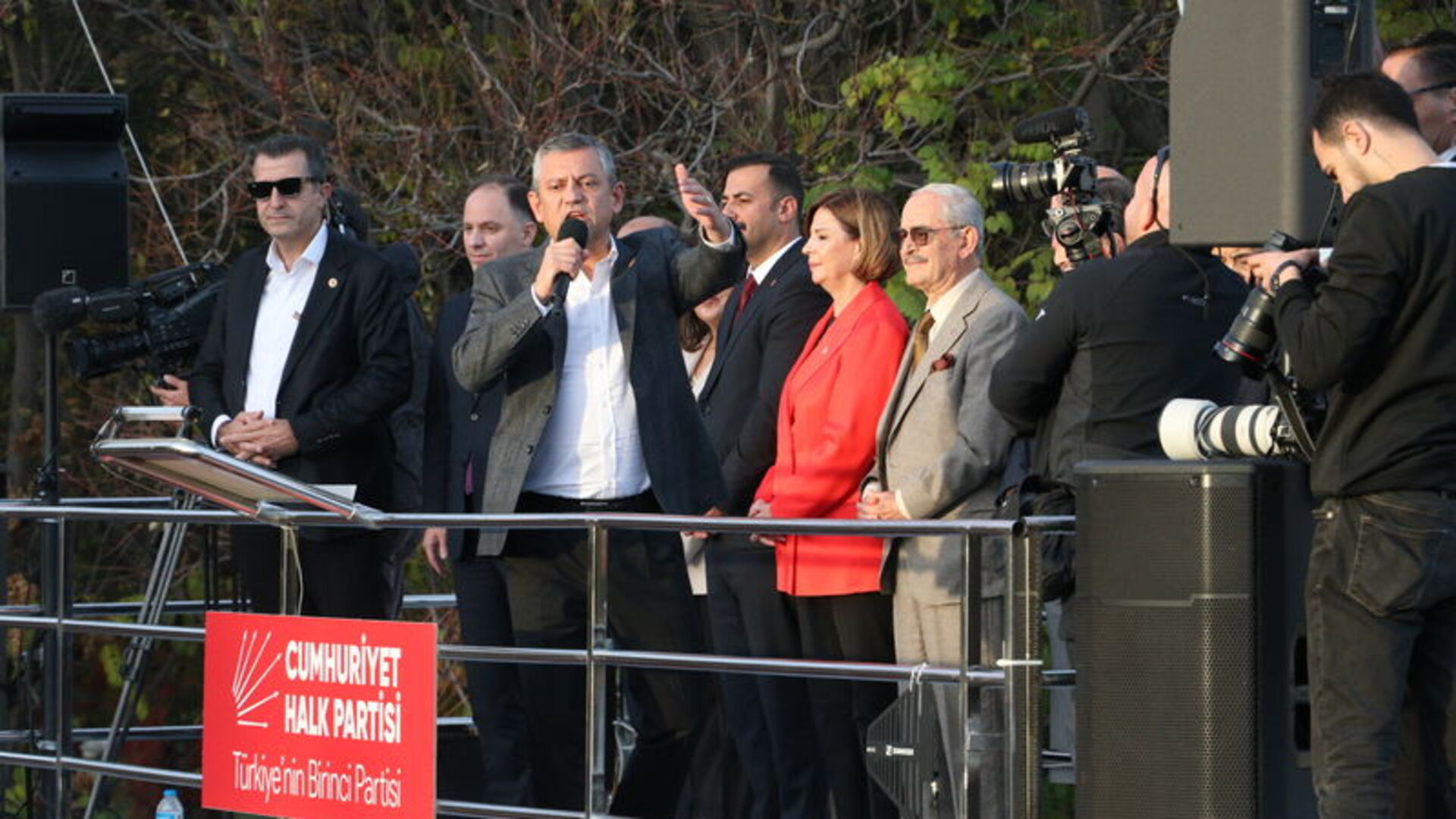 CHP Genel Başkanı Özel, partisinin Eskişehir mitinginde konuştu