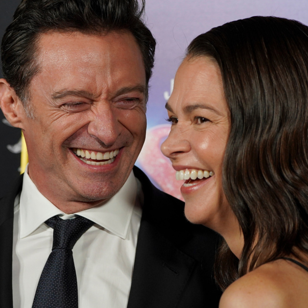 Çift olarak kırmızı halıdalar