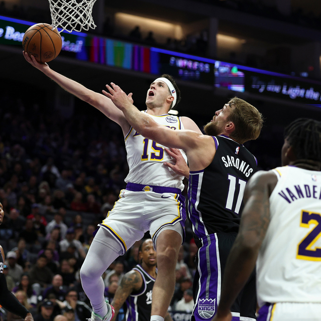 Reaves şov yaptı, Lakers kazandı!