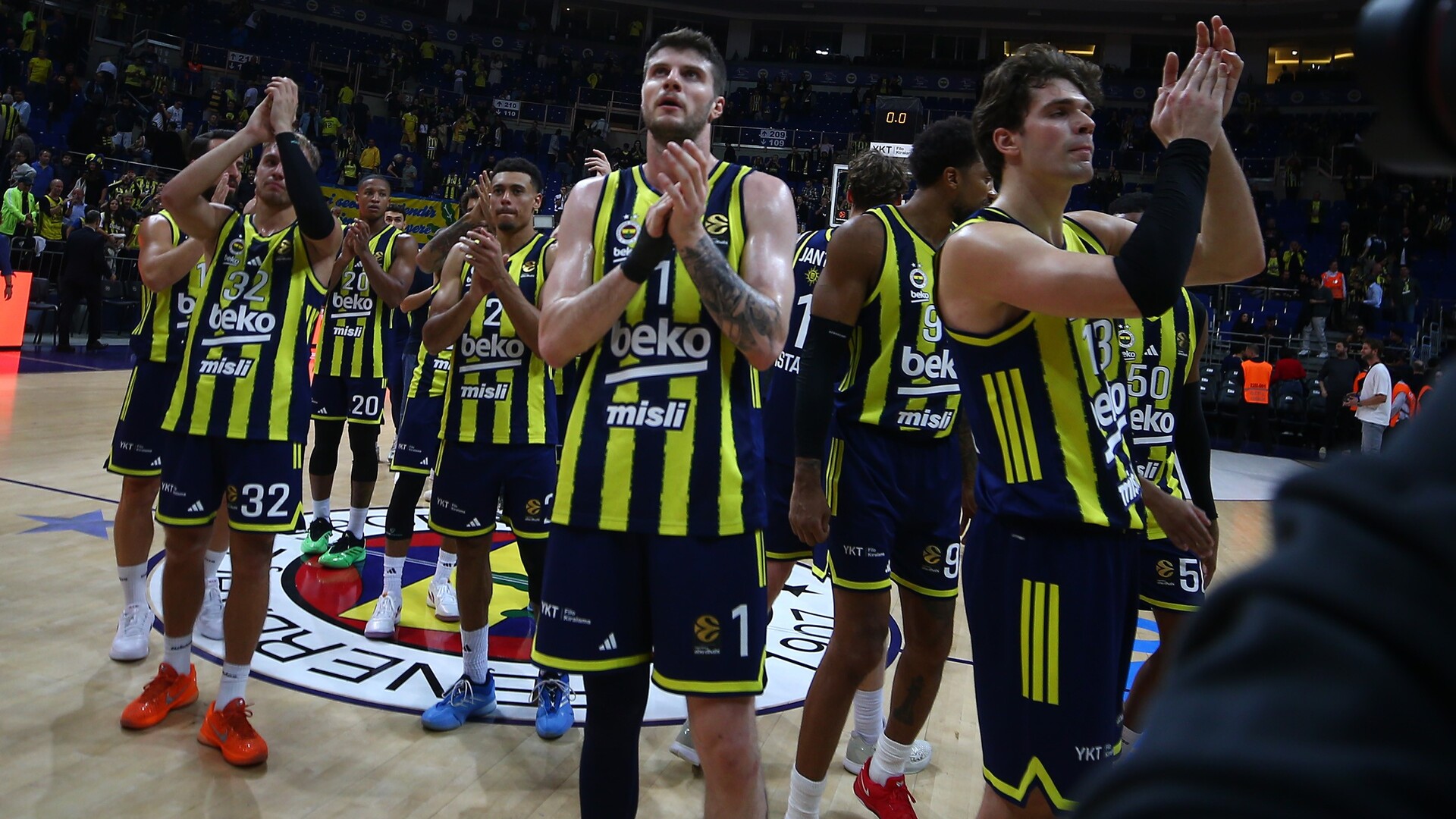 Fenerbahçe Beko, Valencia'ya Karşı Avrupa Yolculuğunda Zorlu Sınavdan Geçiyor!