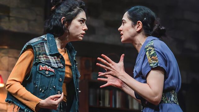 'Timsah Ateşi' 100’üncü kez sahnedeydi