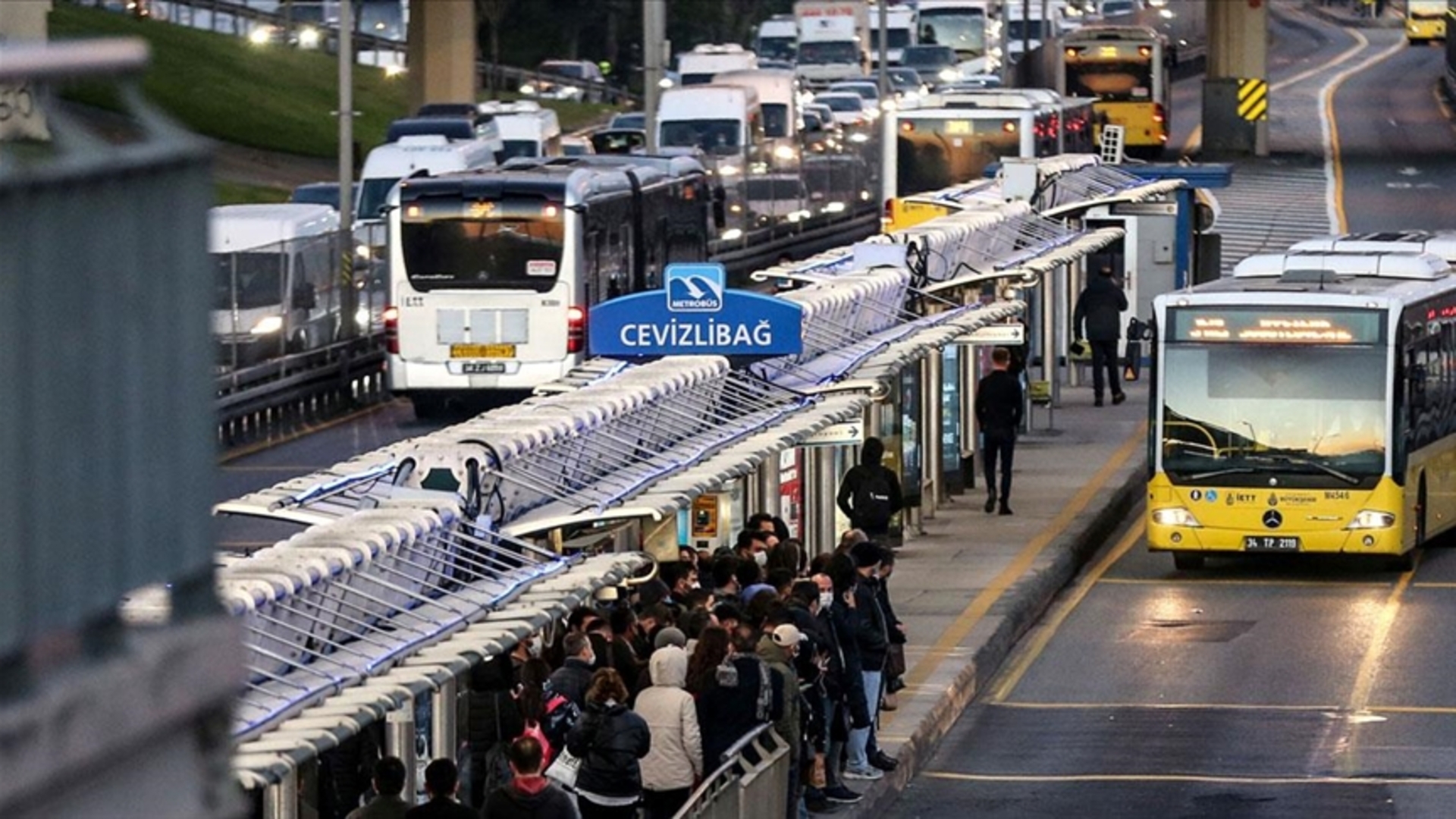 29 Ekim toplu taşıma ücretsiz mi? 29 Ekim Cumhuriyet Bayramı'nda İstanbul, İzmir, Ankara'da metro, metrobüs, otobüs, Marmaray bedava mı?