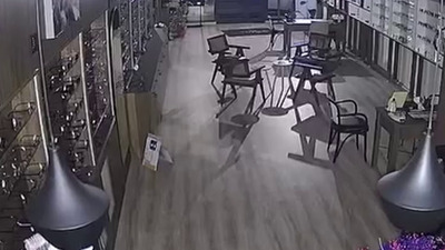 Bursa'da deprem anları kamerada