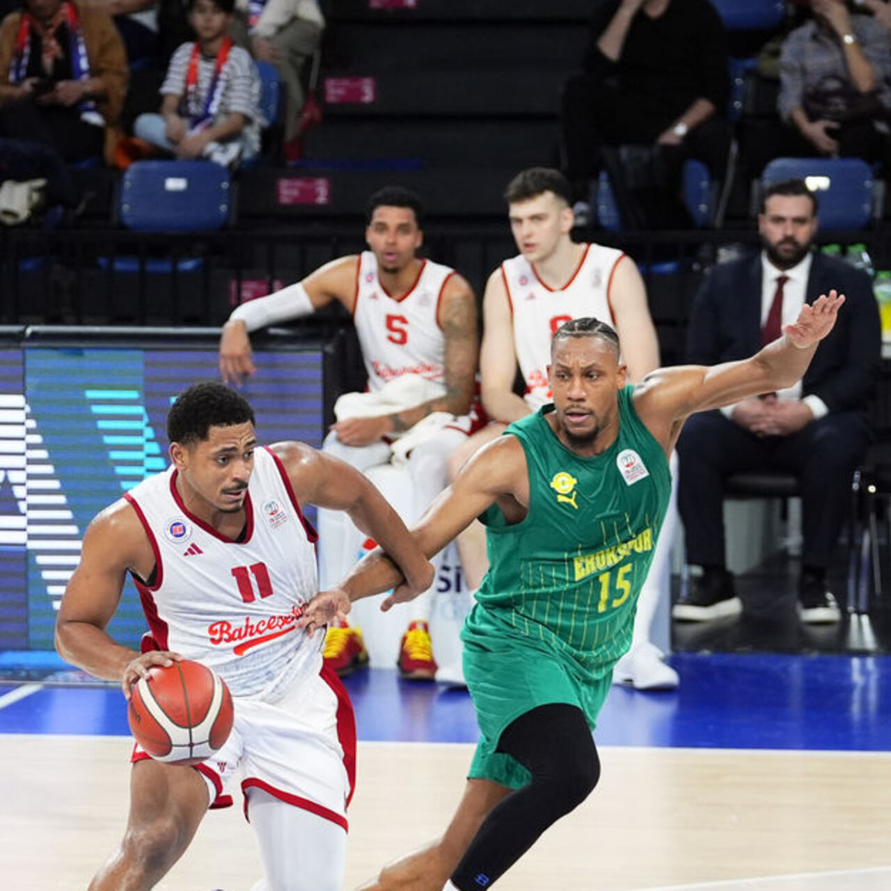 Bahçeşehir Koleji'nde hedef 5'te 5!