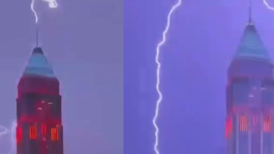 Finans Merkezi'ndeki binaya yıldırım düştü