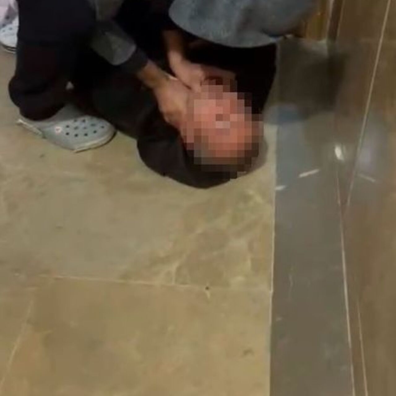 Tacizciyi dövüp polise teslim ettiler! | Son Dakika