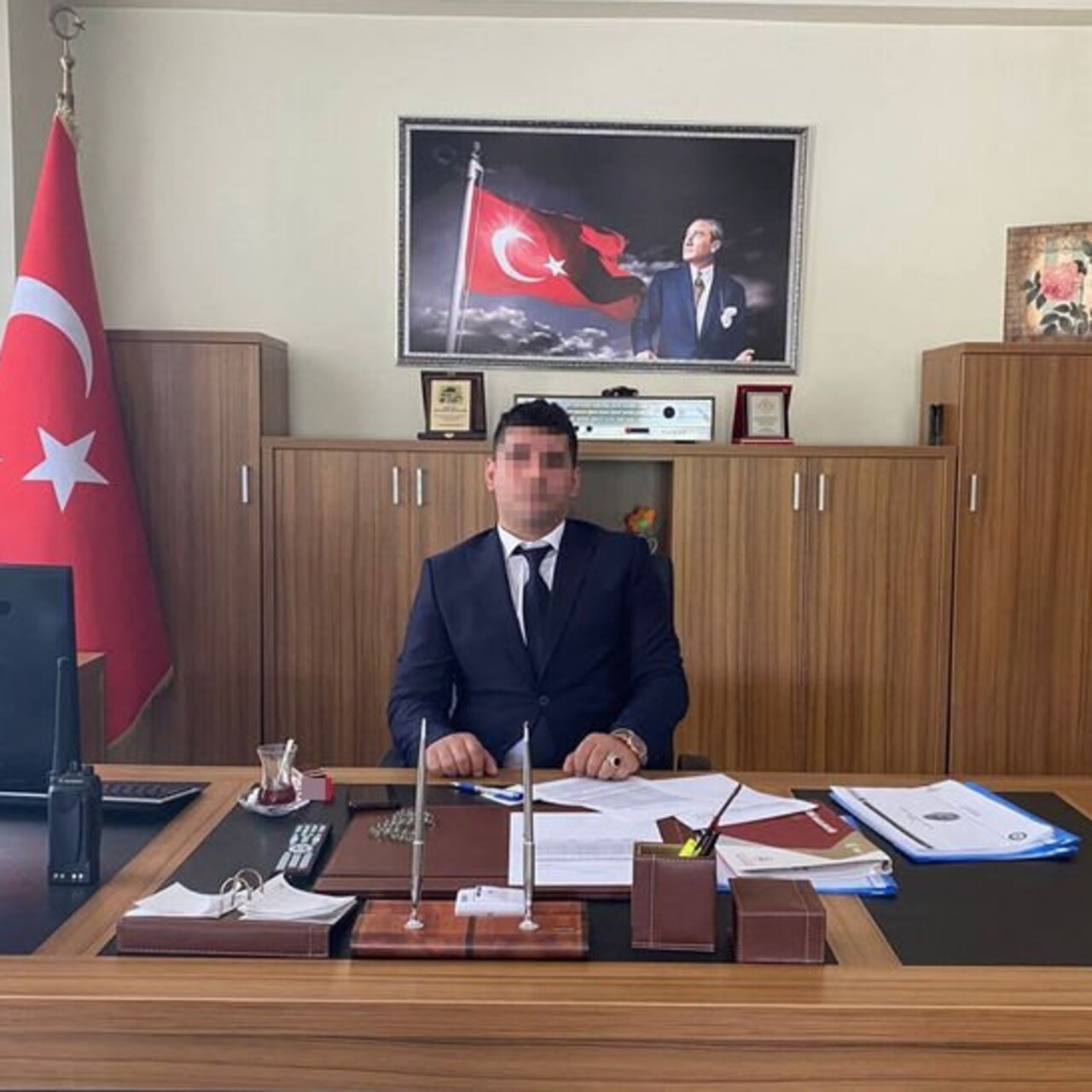 Emniyet müdürü, eşine şiddetten tutuklandı