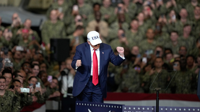 Trump Japonya'da dans etti