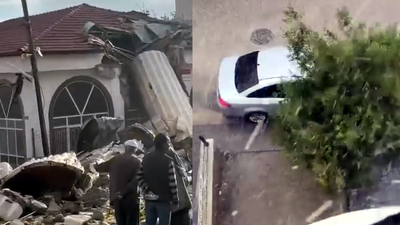 Başkentte fırtına! Minare devrildi