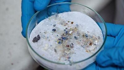 Şişeden mikroplastik alarmı