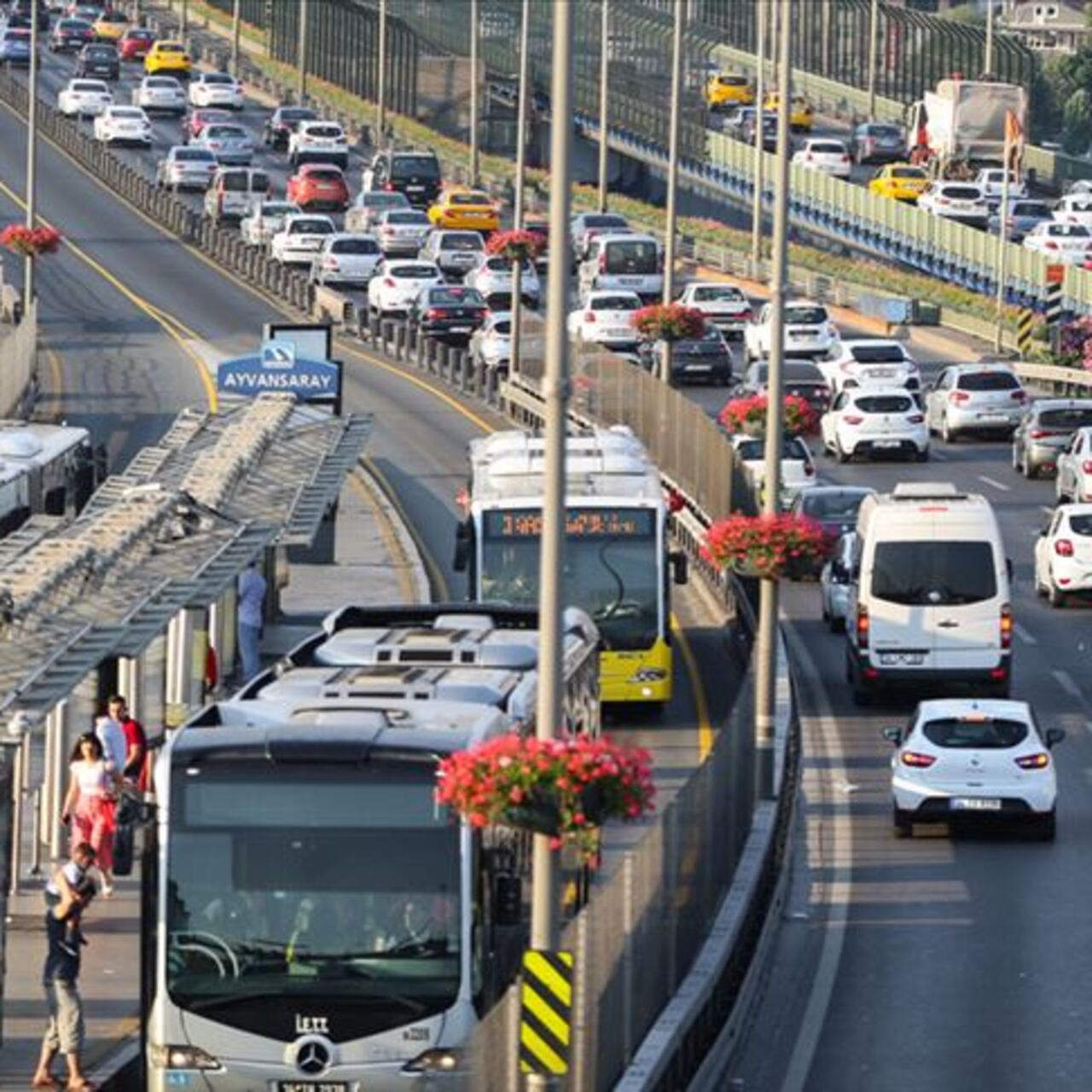 Bugün toplu taşıma ücretsiz mi?