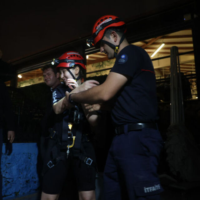 Mağarada 6 saat mahsur kaldılar